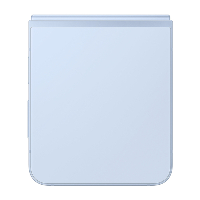 Samsung Galaxy Z Flip6 3 Persona usando Samsung Galaxy Z Flip6 en contexto urbano