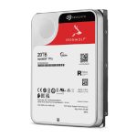 Disco duro interno Seagate IronWolf Pro ST20000NE000 de 20 TB, velocidad 7200 RPM, caché de 256 MB, tamaño 3.5 pulgadas, conexión Serial ATA III