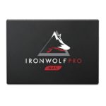 Vista frontal del Seagate IronWolf 125 Pro con 3.84 TB de capacidad, tecnología 3D TLC y conexión SATA III, SKU ZA3840NX1A001
