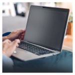 StarTech.com Filtro de Pantalla de Privacidad para Surface Laptop o Surface Book de 13,5 pulgadas, mate, antirreflectante, anti luz azul con 51% de reducción de luz azul, SKU 135S-PRIVACY-SCREEN