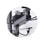 Soporte de escritorio StarTech.com para 3 monitores VESA 75x75/100x100 de 27 pulgadas, SKU 3MP2AG-MONITOR-ARM. Incluye opción de fijación por grommet o abrazadera en C y brazos asistidos por resorte.