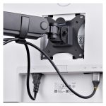 Soporte de escritorio StarTech.com para 3 monitores VESA 75x75/100x100 de 27 pulgadas, SKU 3MP2AG-MONITOR-ARM. Incluye opción de fijación por grommet o abrazadera en C y brazos asistidos por resorte.