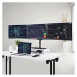 Soporte de escritorio StarTech.com para 3 monitores VESA 75x75/100x100 de 27 pulgadas, SKU 3MP2AG-MONITOR-ARM. Incluye opción de fijación por grommet o abrazadera en C y brazos asistidos por resorte.