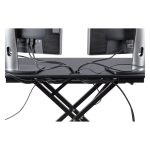 Convertidor de escritorio de pie y sentado de esquina StarTech.com con superficie de 89cm x 53cm, bandeja para teclado y altura ajustable, SKU ARMSTSCORNR.