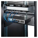 Estante ventilado StarTech.com para armario rack de servidores 2U, 22 pulgadas de profundidad, fija con capacidad de 22kg, SKU CABSHELF22V