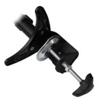 Soporte con brazos articulados para dos monitores de StarTech, modelo ARMDUAL, ideal para escritorios