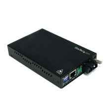 Imagen del convertidor de medios StarTech ET90110SM302, que convierte Ethernet 10/100 Mbps a fibra monomodo con conector SC y alcance de 30 km.