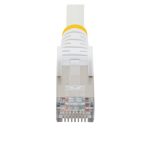 Cable Ethernet CAT6a de 0,5m StarTech.com blanco, LSZH, 10GbE, 500MHz, PoE++ 100W, sin pestillo, S/FTP. SKU: NLWH-50C-CAT6A-PATCH