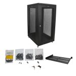 Vista del armario rack para servidores de StarTech.com de 24U, con cerradura y seguro, ruedas y carriles de montaje ajustables. SKU RK2433BKM