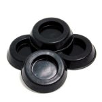 Conjunto de 4 patas de goma autoadhesivas StarTech.com de 1-1/4 pulgadas para PC, SKU: RUBBERFEET. Ideal para estabilidad y protección.