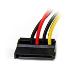 Adaptador de cable de alimentación SATA de StarTech.com, 15 cm, con ángulo a la izquierda, 15 pines a 4 pines LP4. SKU: SATAPOWADPL
