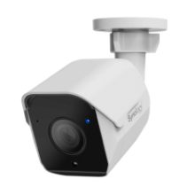 Imagen de la cámara de seguridad IP Synology BC500, diseñada para interior y exterior, con resolución de 2880 x 1620 píxeles. SKU BC500.