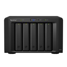 Unidad de almacenamiento Synology DX517, 5 bahías, 0 TB, diseño de escritorio en negro. SKU: DX517