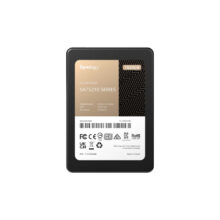 Vista del disco duro Synology SSD de 2.5 pulgadas, con capacidad de 1920GB y tecnología SATA III. SKU: SAT5210-1920G