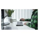 Teclado Targus EcoSmart Universal Bluetooth, disposición QWERTY en Español, color negro, SKU: AKB868ES