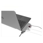 Base para portátil HYPER en color plata, modelo GN21D-SILVER. Replicador de puertos multifuncional y elegante.