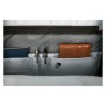 Mochila Targus Sagano de 15.6 pulgadas en colores negro y gris, modelo TBB634GL, diseñada para portátiles y con características ergonómicas.