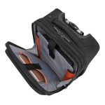 Maleta Targus Tranvía en color carbón vegetal con capacidad de 24 litros, SKU TBR038GL