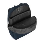 Mochila Targus EcoSmart para viajes, color marina, hecha de materiales reciclados. SKU: TSB96002GL.