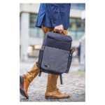 Imagen de la mochila Techair Commuter Pro en color negro y gris con capacidad para portátiles de 15.6 pulgadas, código SKU TACMB001