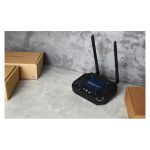 Router inalámbrico Teltonika TCR100, Ethernet rápido, doble banda 2.4 GHz y 5 GHz, 4G, color negro. SKU: TCR100000000