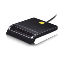 Imagen del lector de tarjeta DNIe externo USB 2.0 negro de TooQ, modelo compacto SKU TQR-210B, ideal para almacenamiento externo.