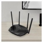 Imagen del router inalámbrico TP-Link MR70X con Gigabit Ethernet de doble banda (2,4 GHz / 5 GHz) en color negro. SKU: MR70X.