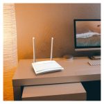 Router inalámbrico TP-Link TL-WR820N de banda única (2.4 GHz) en color blanco, perfecto para redes rápidas Ethernet.