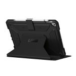 Funda Urban Armor Gear Metropolis para iPad 10.2″, color negro, SKU 121916114040, mostrando diseño robusto y protección avanzada