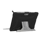 Funda Urban Armor Gear Metropolis de 25.4 cm (10”) en colores negro y plata, SKU 321076114040