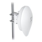 Imagen del Ubiquiti UISP airFiber 60 XG, un puente WiFi blanco con capacidad de 6000 Mbit/s. SKU: AF60-XG