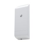 Vista del Ubiquiti LocoM5, un punto de acceso inalámbrico con una velocidad de 150 Mbit/s, SKU LOCOM5