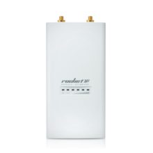 Imagen del Ubiquiti Rocket M3 en blanco, ofreciendo conectividad inalámbrica de hasta 150 Mbit/s. SKU ROCKETM3.