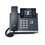 Teléfono IP de la marca Yealink, modelo SIP-T44U, color gris, con capacidad para 8 líneas, pantalla LCD y soporte para conexión Wifi. SKU: SIP-T44U